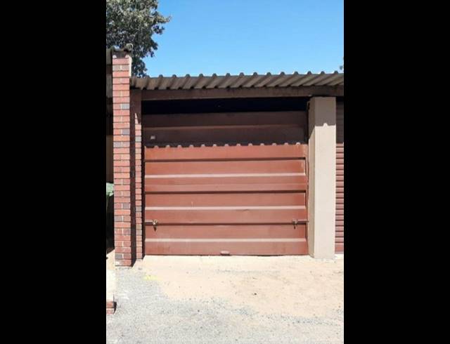 2 BEDROOM FLAT FOR SALE IN SASOLBURG EXT 2